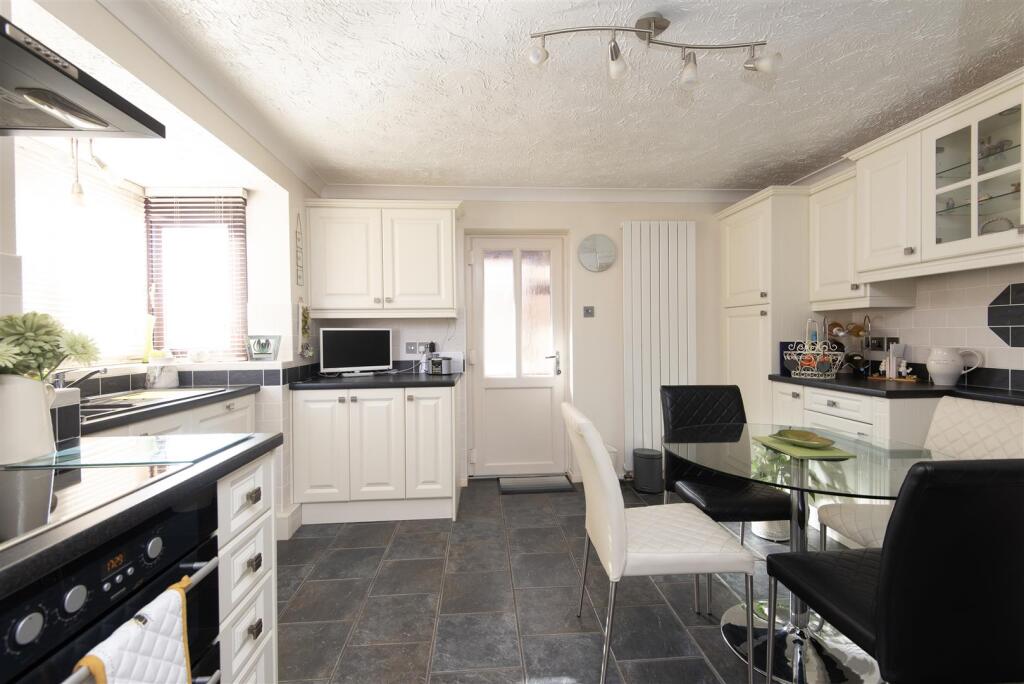 House in South Holland, Crowland - View 4