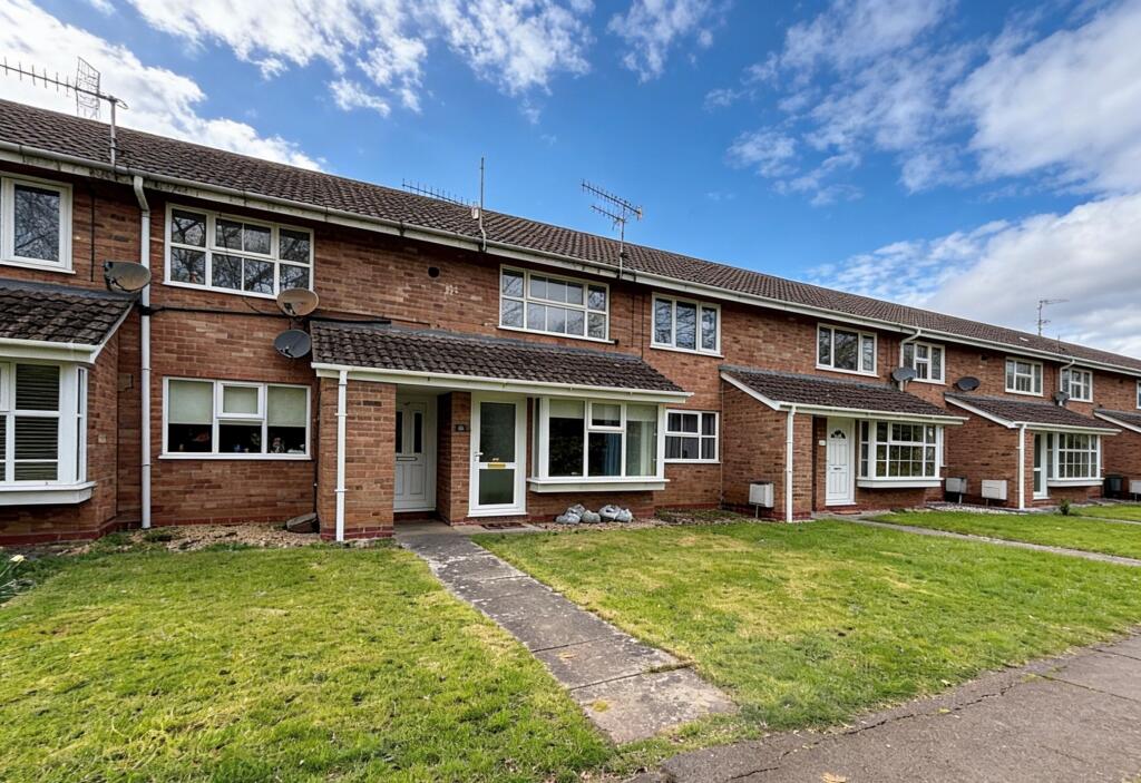 Main image of property: Chesford Grove, Stratford Upon Avon, CV37 9LS