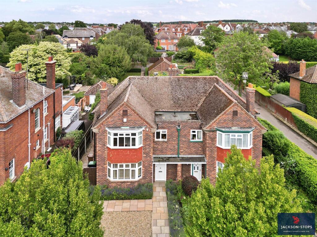 Main image of property: The Avenue, Newmarket, Suffolk, CB8