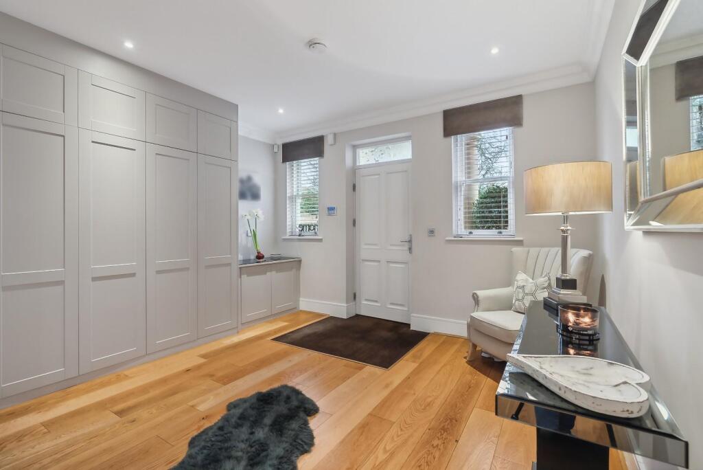 Lammas Lane, Esher photo 3