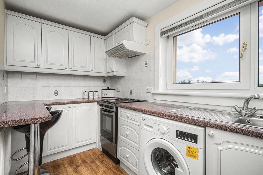 97 Woodend Walk, Armadale, EH48 3QN photo 4