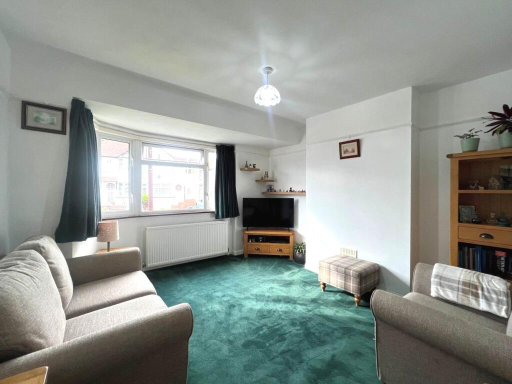 Castleton Avenue, Barnehurst  ***3D FLOORPLAN & VIDEO  AVAILABLE *** photo 3