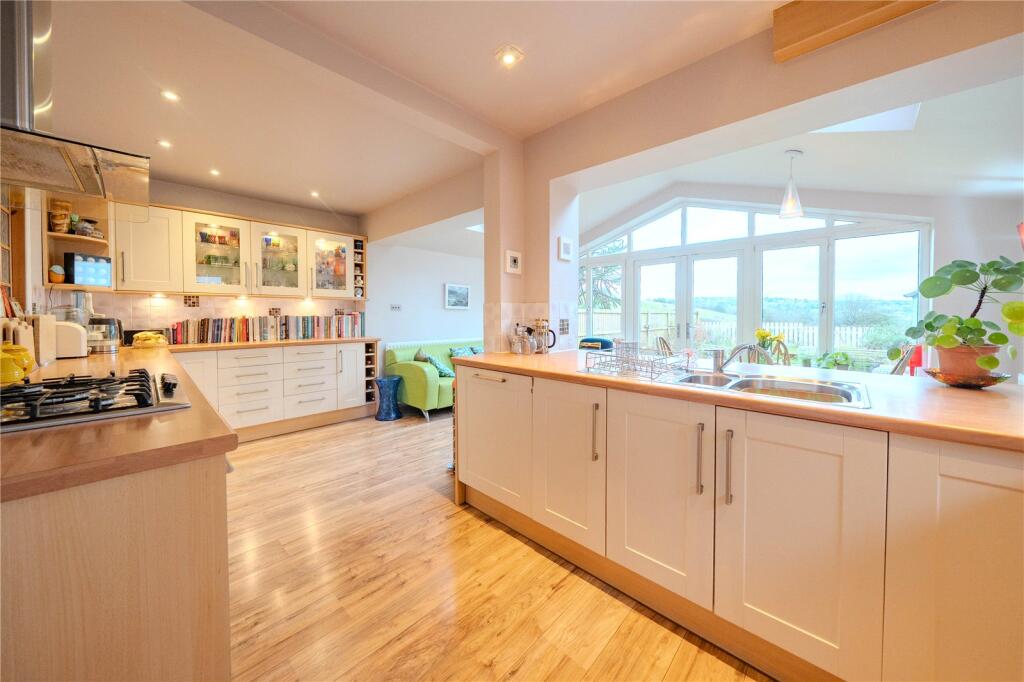 House in Leeds, West Yorkshire - View 3