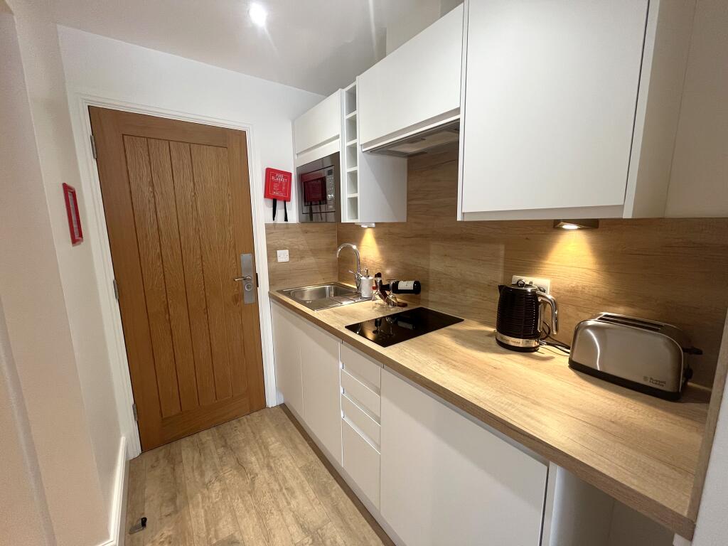 Apartment in Nottingham, Abbey Park - View 6