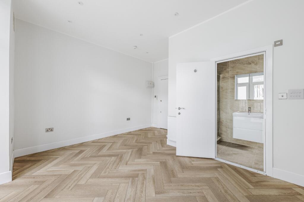 Studio flat for rent
