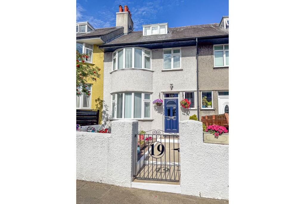 5-bed terraced on Victoria Terrace, Douglas, Isle Of Man, £339,950
