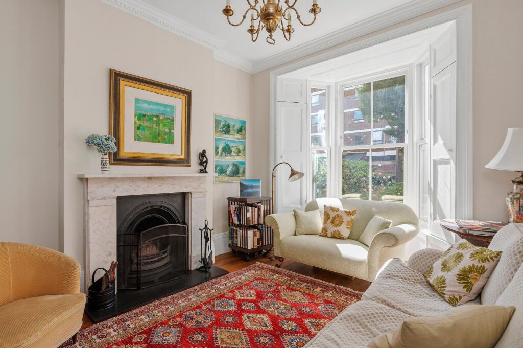 House in London, Victoria Park Village, Hackney - View 4