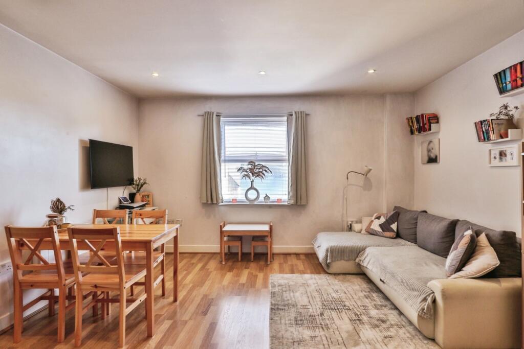 Apartment in Bournemouth - View 2