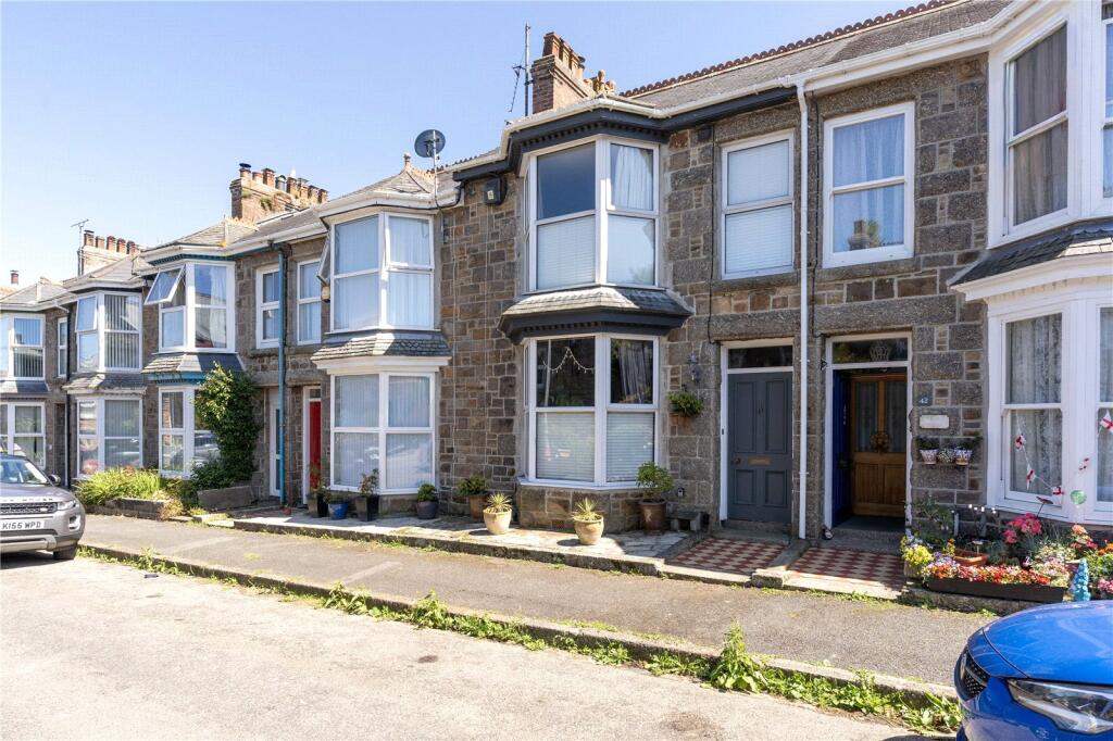 3 bedroom terraced house in Heamoor, Great location, 