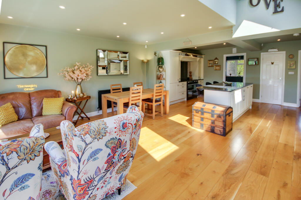 House in Redhill - View 3