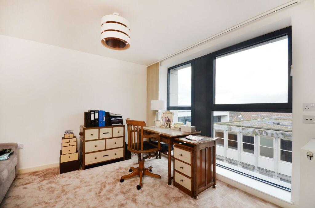 Apartment in Guildford - View 5