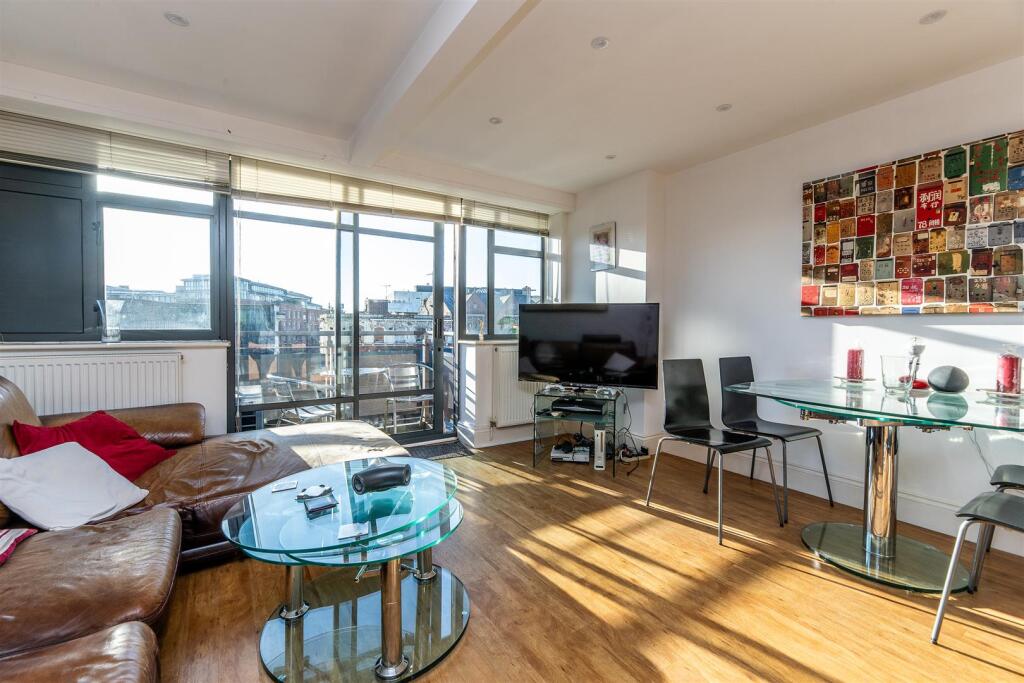 Apartment in Nottingham, Rainbow Quarter, St Ann's - View 5