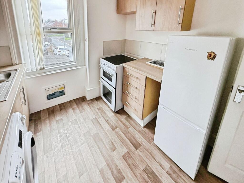 Apartment in Huntspill, West Huntspill - View 4