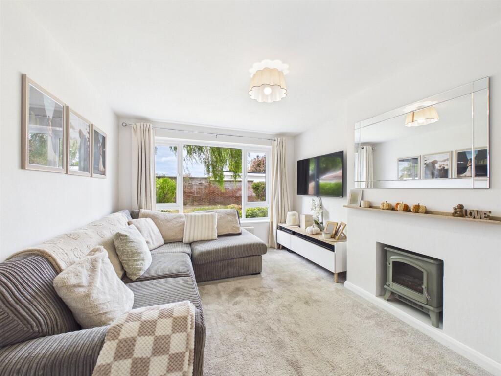 House in Cheltenham, Wymans Brook, Prestbury - More