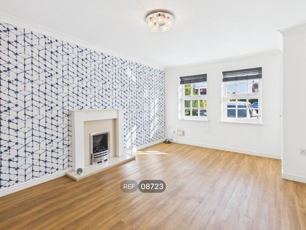 House in Hull - View 3