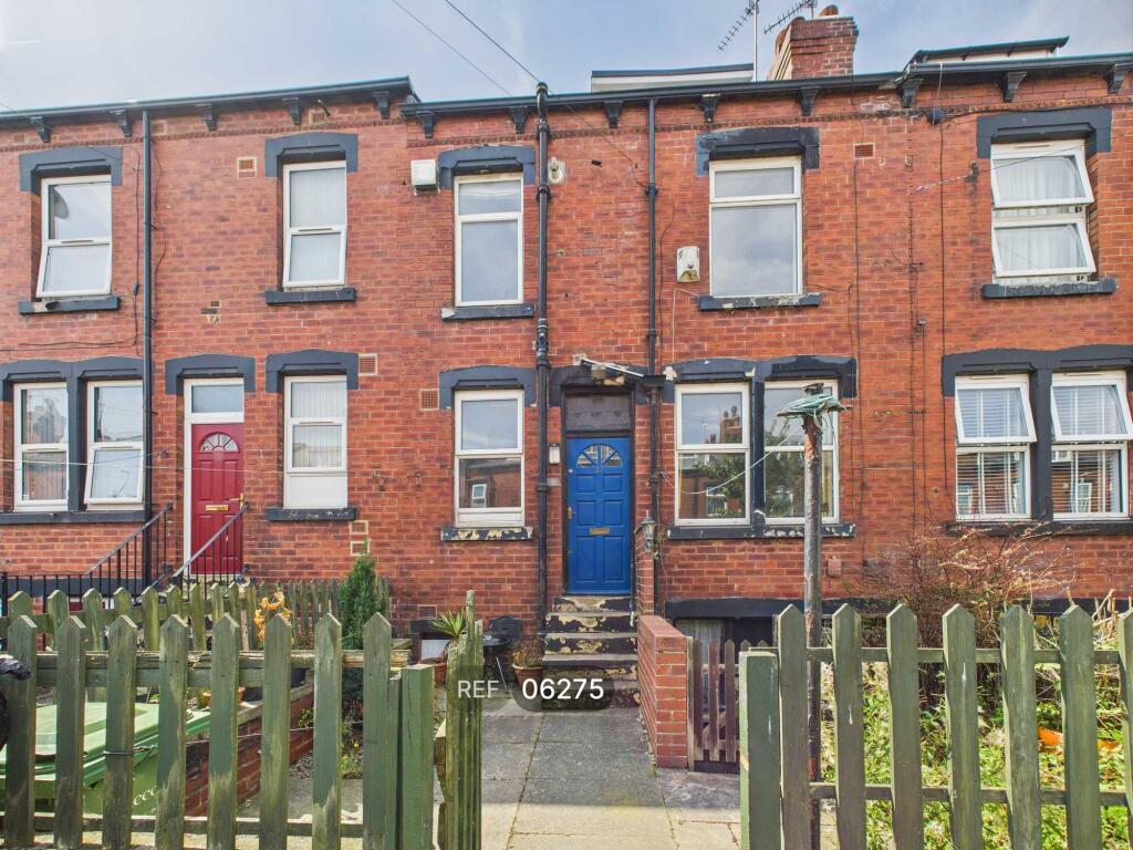Main image of property: 27, Tilbury Mount, Leeds, LS11 0DB