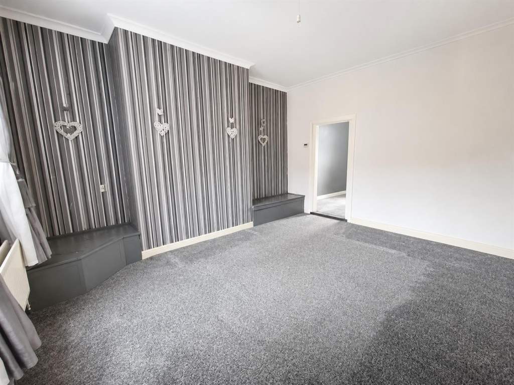 House in Oldham, Greater Manchester - View 2