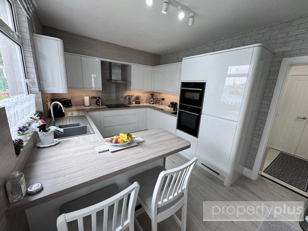 House in Cardiff, Rhondda Cynon Taf - View 2