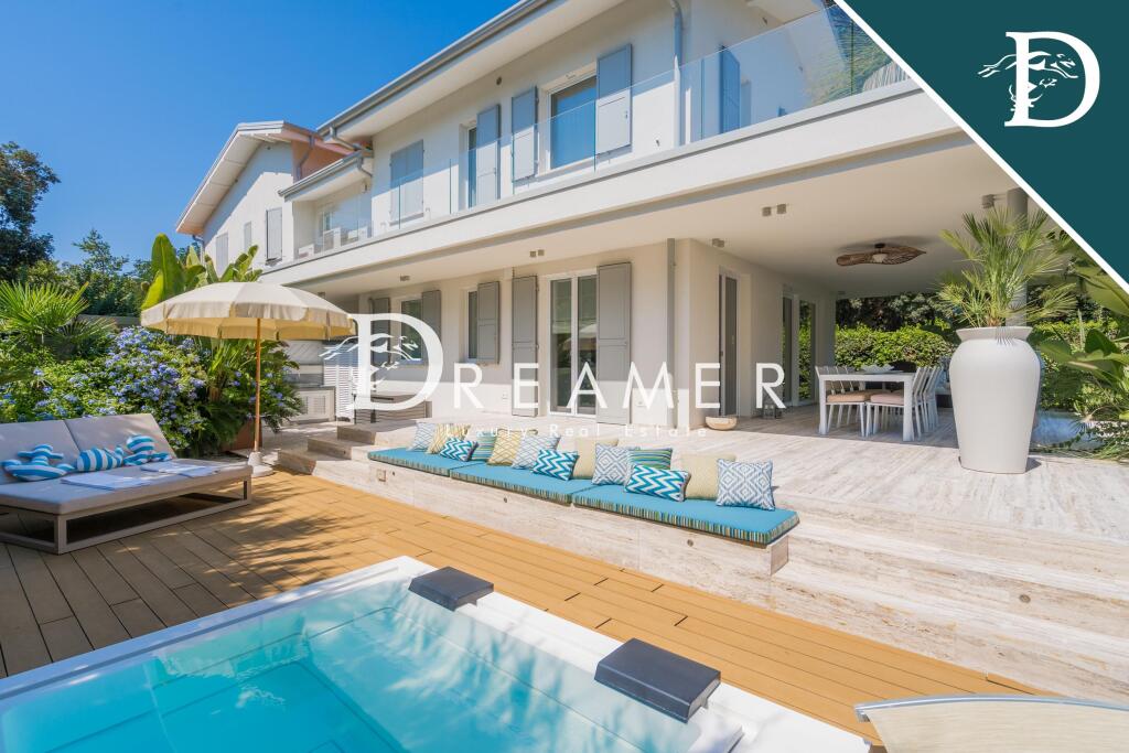 Main image of property: Tuscany, Lucca, Forte Dei Marmi