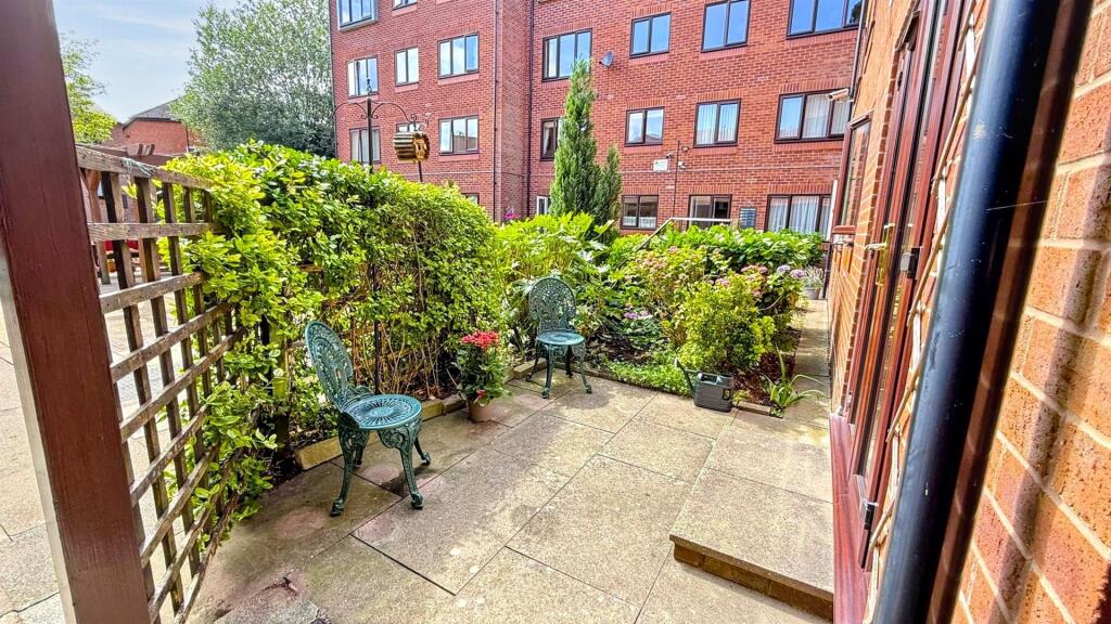 Grosvenor Court, The Green, Kings Norton photo 2