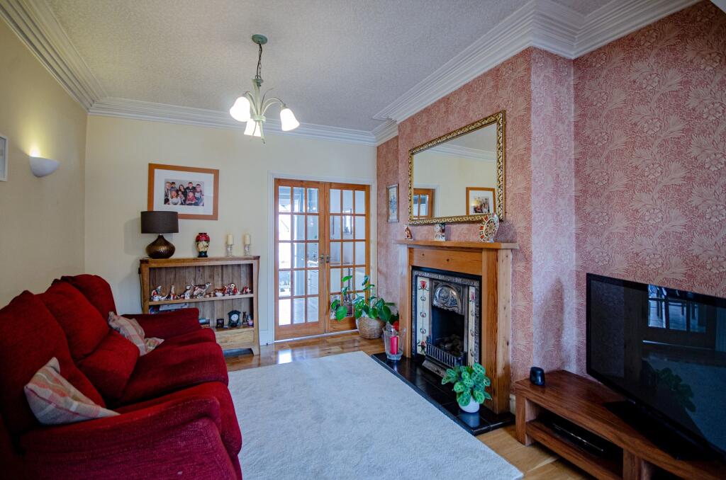 London Road, Davenham, CW9 photo 2