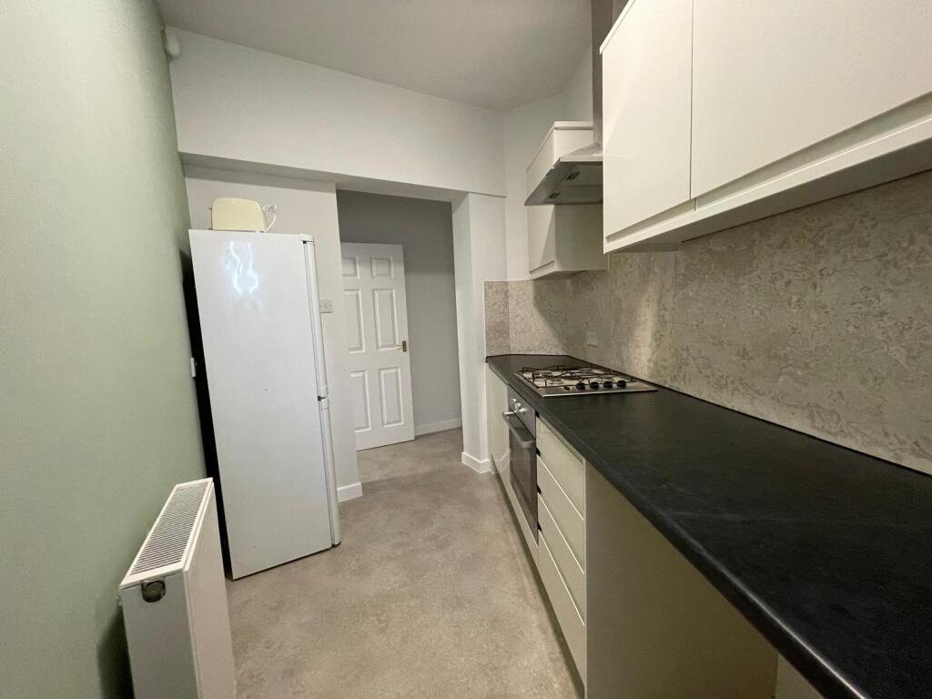 Apartment in Leeds, Gledhow Park, Gledhow - View 2