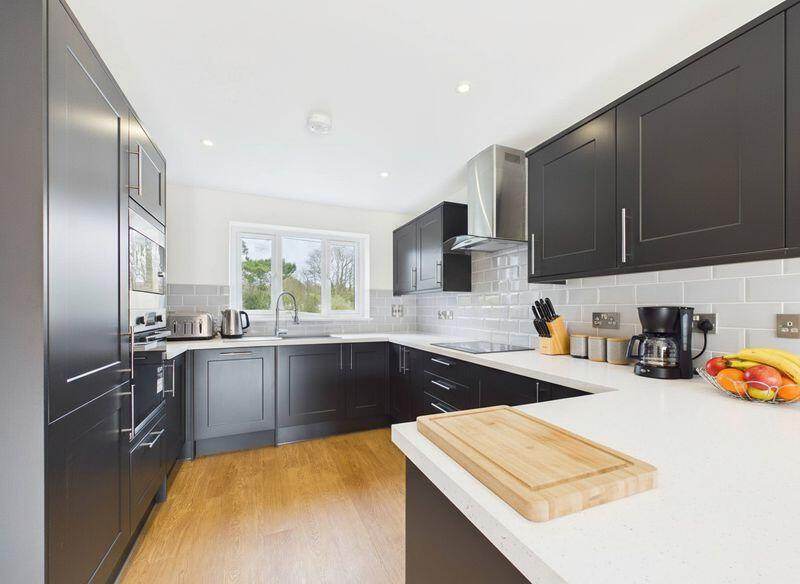 Lanner, Redruth - Executive style family home on edge of village photo 2