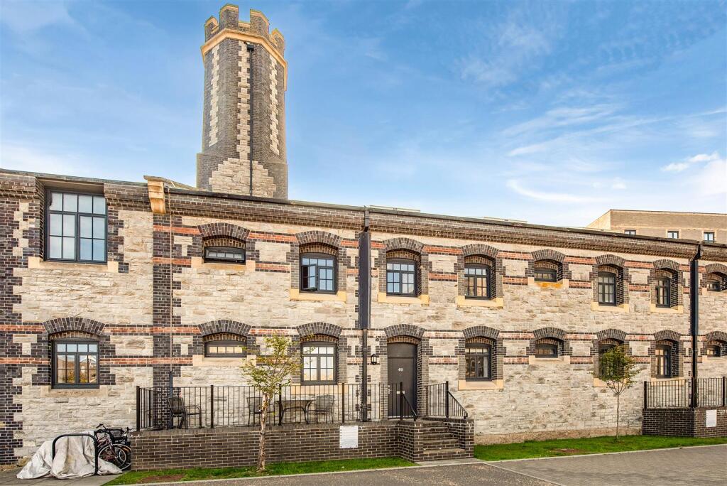 Apartment in Portsmouth, Fratton - View 2
