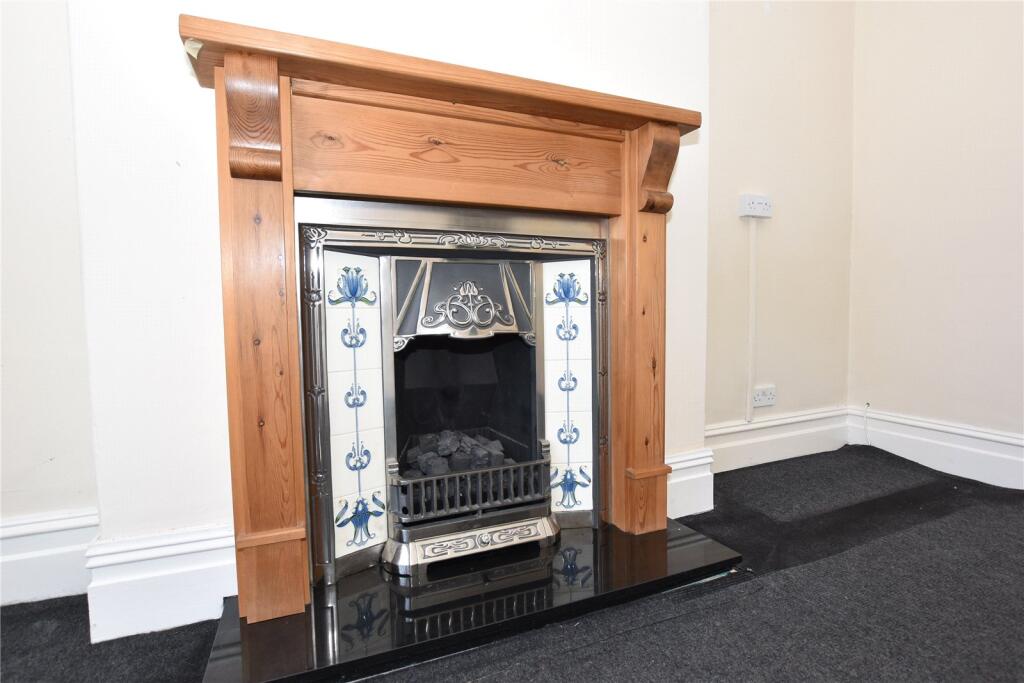 House in Wirral, Liverpool City Region - View 3