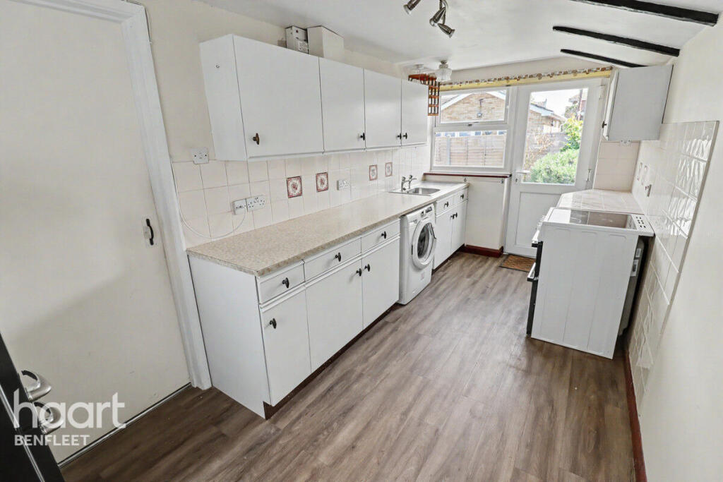 Denham Road, Canvey Island photo 4