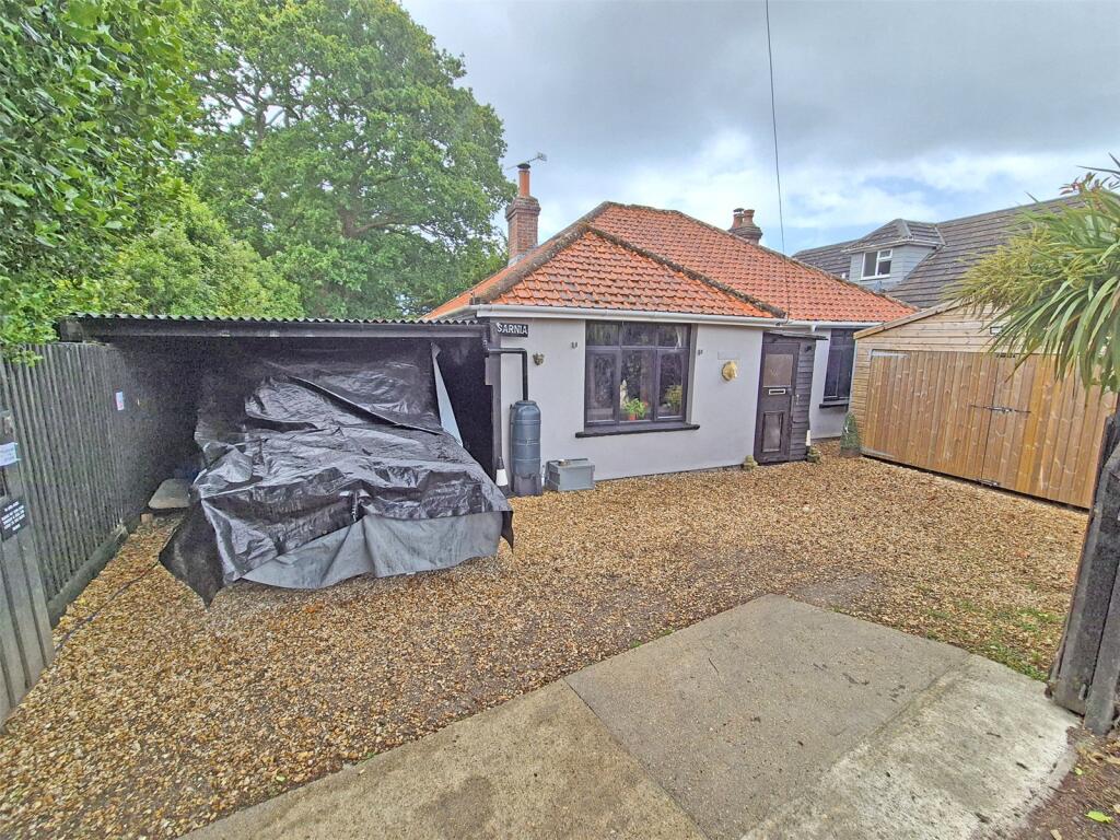 Main image of property: Andrew Lane, New Milton, Hampshire, BH25