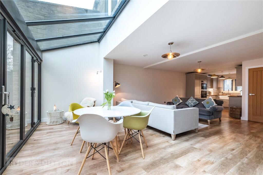 Empire Way, Slaithwaite, Huddersfield, West Yorkshire, HD7 photo 2