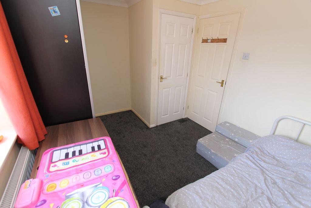 House in Northampton, Duston - More