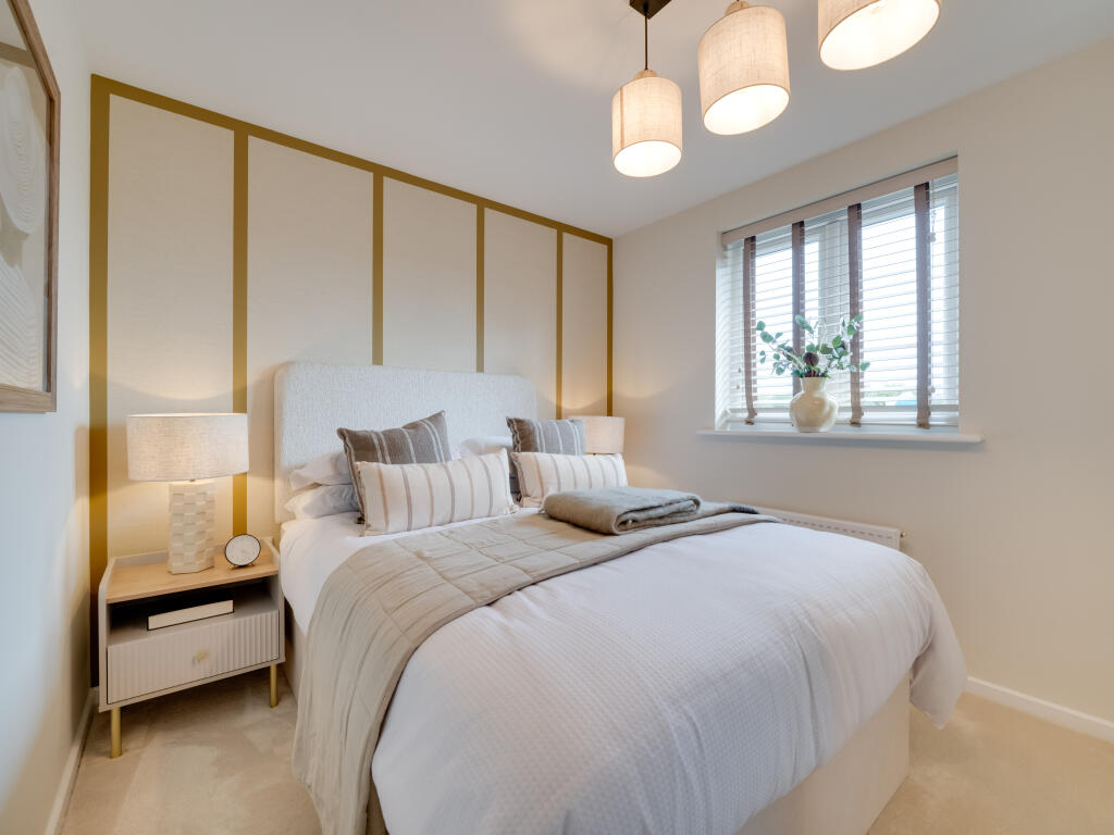 House in Bristol, Cribbs Triangle, Almondsbury - More