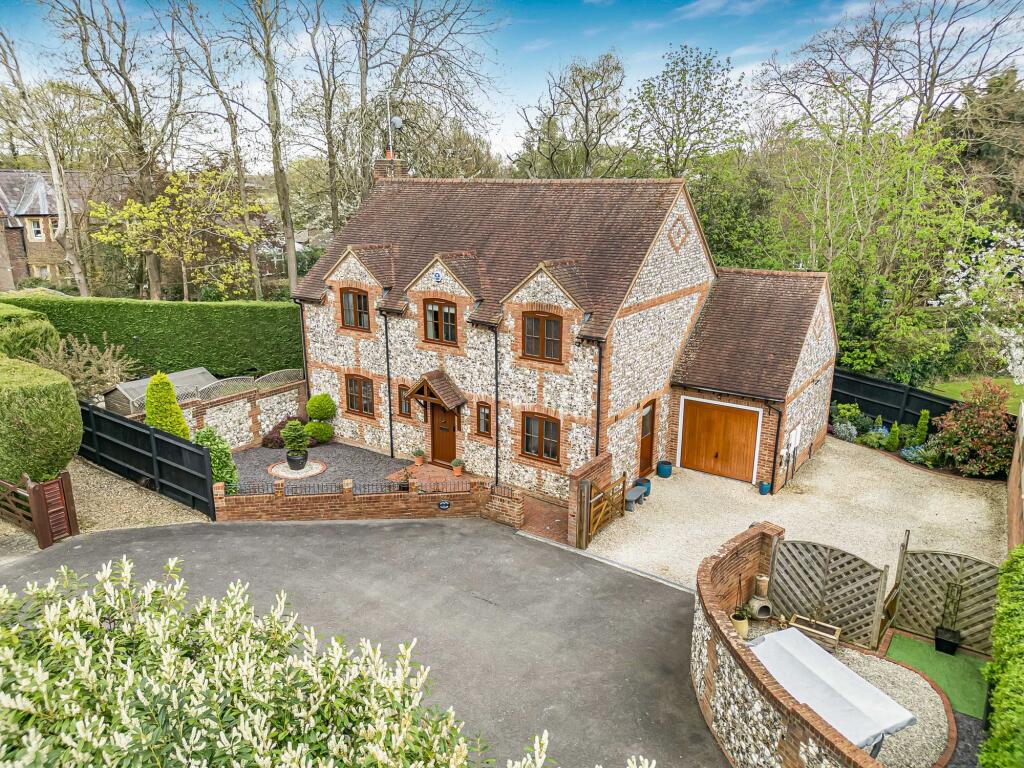 Main image of property: 5 Overdales, Hazlemere, HP15