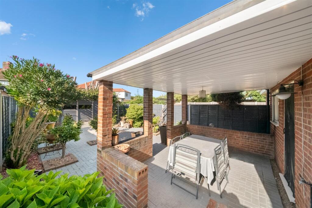 House in London - View 5