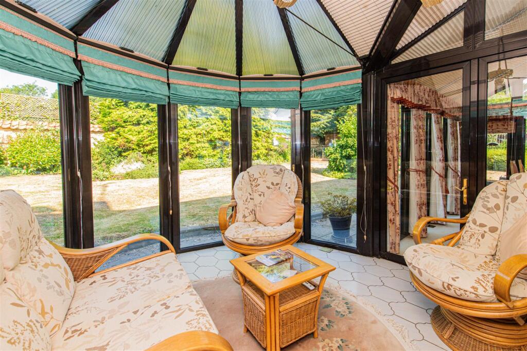 Manor Close, Great Harrowden - View 5