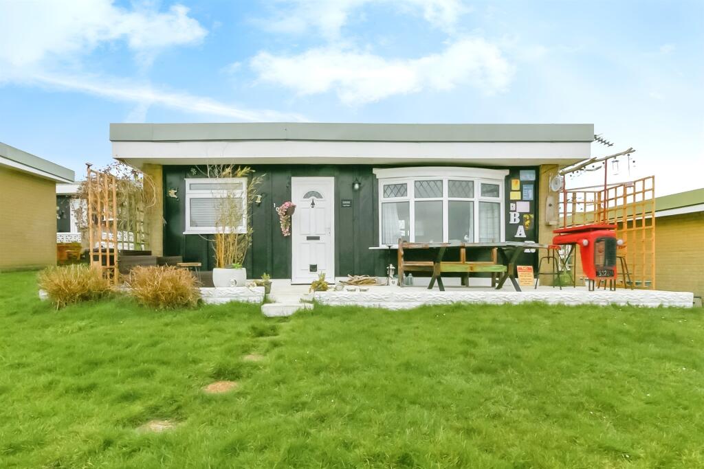 2-bed caravan on 59 Lavernock Point Holiday Estate, £55,000