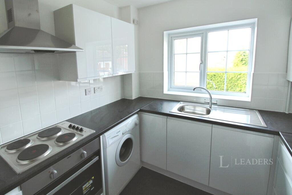 Apartment in Luton - View 3