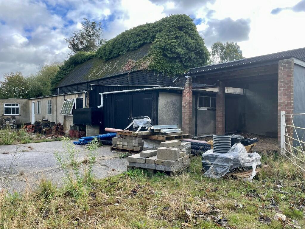 Main image of property: Maldon Road, Kelvedon CO5 9BE