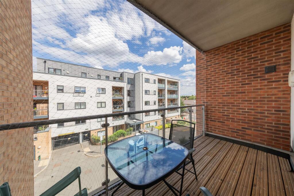 Thornbury Way, Walthamstow - View 5