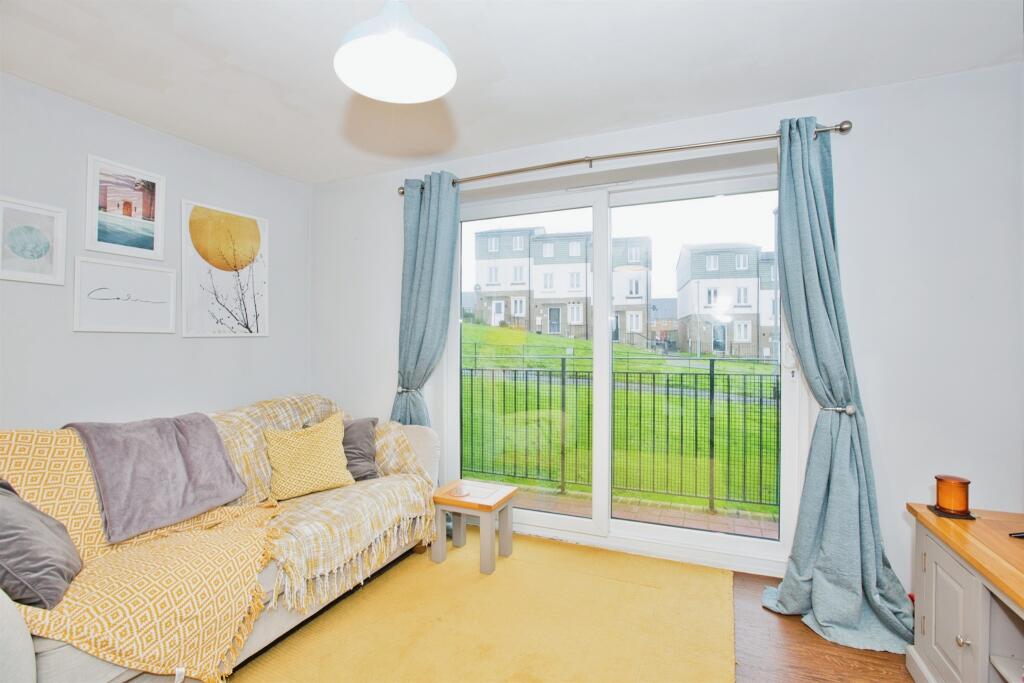 Nelson Way, Yeovil photo 2