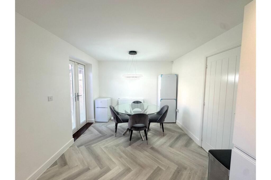 House in Rochester - View 3