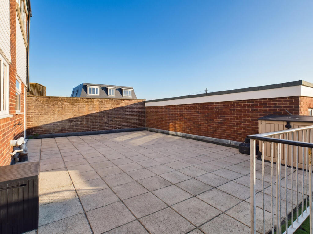 Apartment in Portsmouth - View 5
