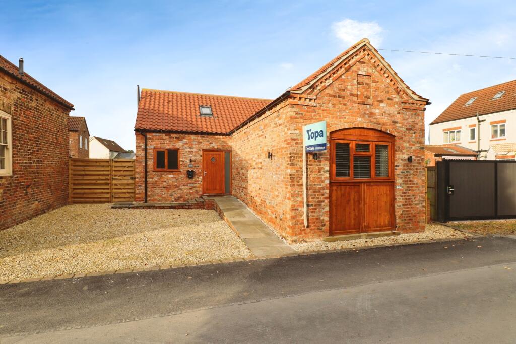 3-bed house on Blacksmith Lane, Asselby, Goole, DN14, £290,000