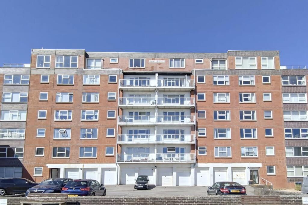 Apartment in Brighton - View 5
