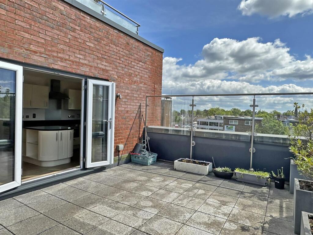 Main image of property: London Road, East Grinstead
