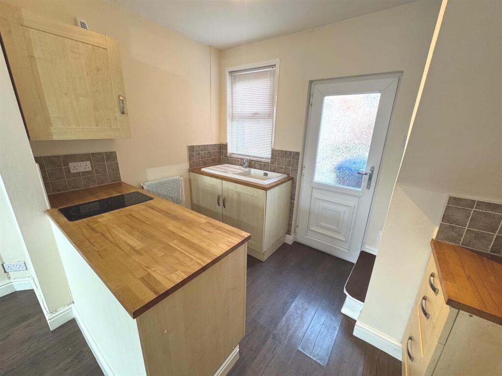 House in Stoke-on-Trent - View 3