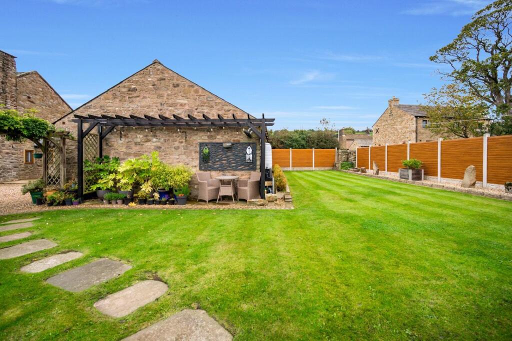 Additional image 23 of Pollard Row, Fence