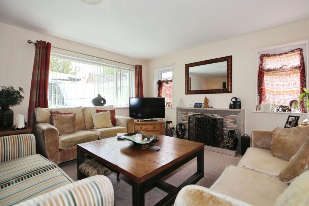 House in South Derbyshire, Melbourne - View 2